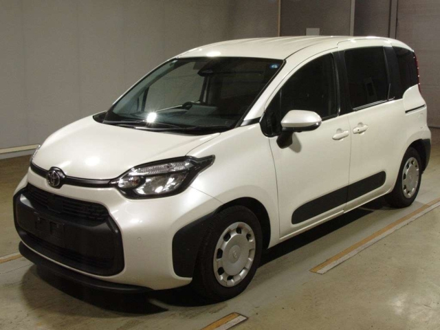TOYOTA SIENTA — фото