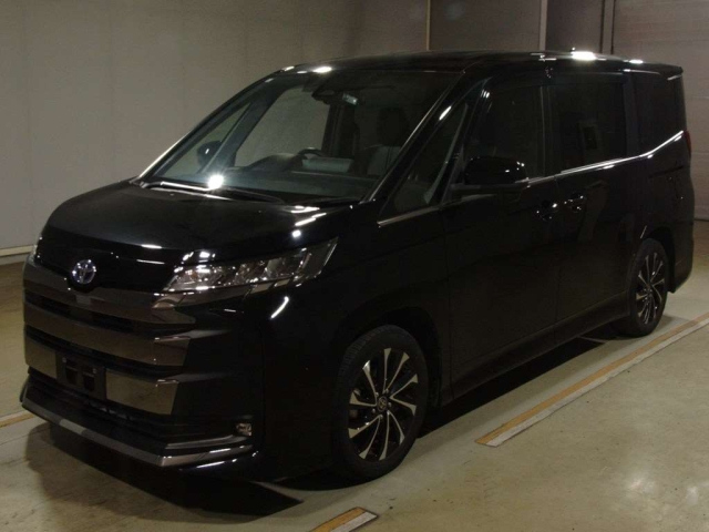 TOYOTA NOAH — фото