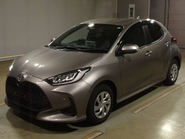 TOYOTA YARIS — фото