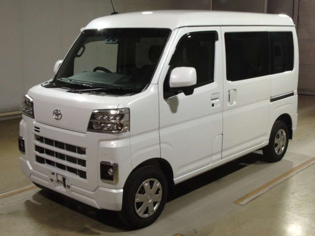TOYOTA PIXIS — фото