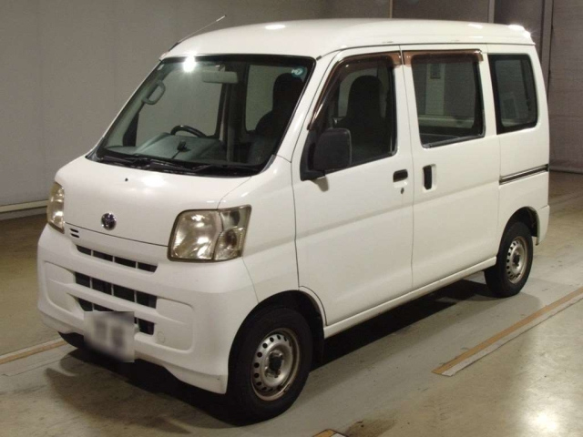 TOYOTA PIXIS — фото