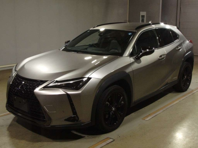 LEXUS UX — фото