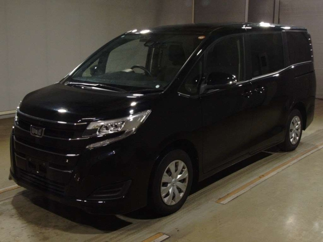 TOYOTA NOAH — фото