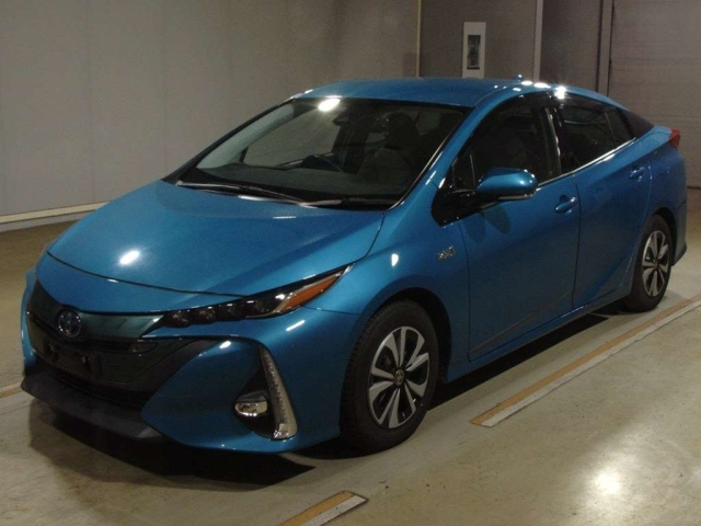 TOYOTA PRIUS — фото