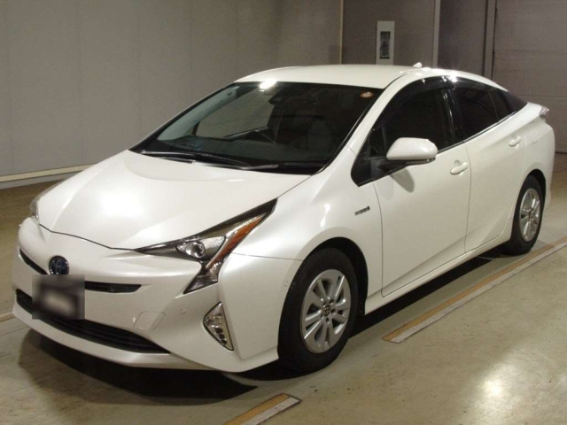 TOYOTA PRIUS — фото