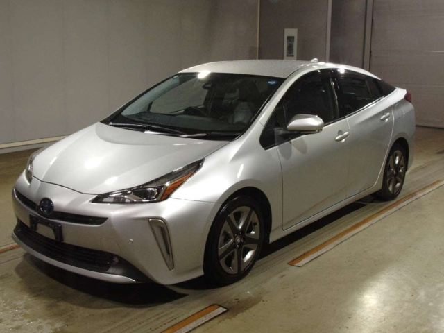 TOYOTA PRIUS — фото