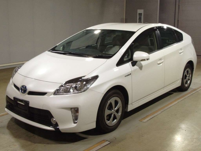 TOYOTA PRIUS — фото