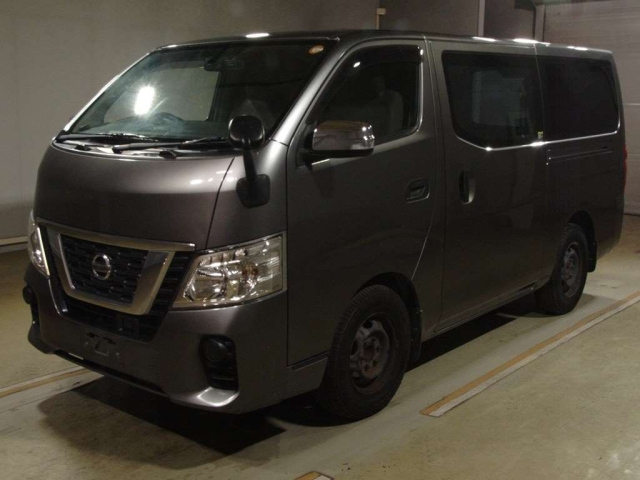 NISSAN CARAVAN — фото