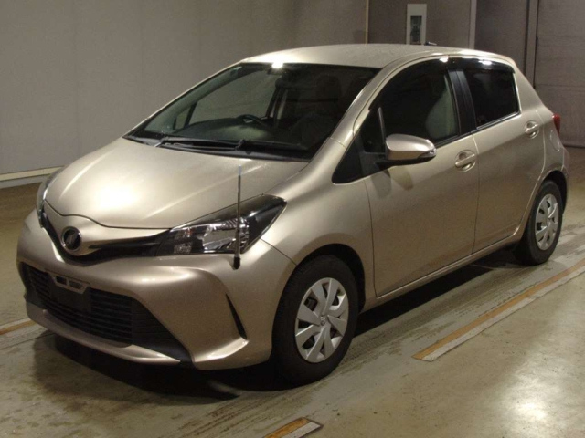 TOYOTA VITZ — фото