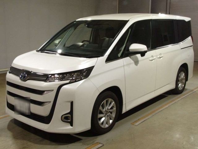 TOYOTA NOAH — фото