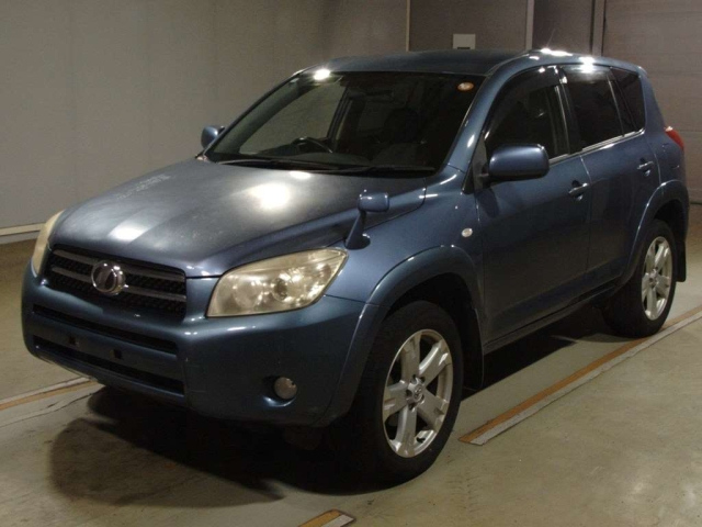 TOYOTA RAV4 — фото