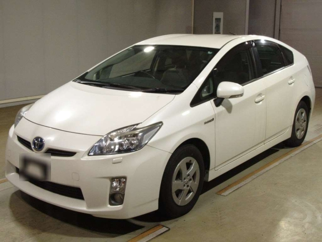 TOYOTA PRIUS — фото