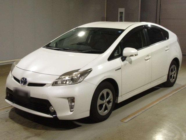 TOYOTA PRIUS — фото