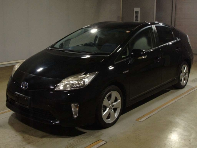 TOYOTA PRIUS — фото