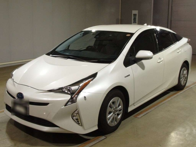 TOYOTA PRIUS — фото