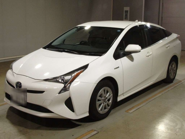TOYOTA PRIUS — фото