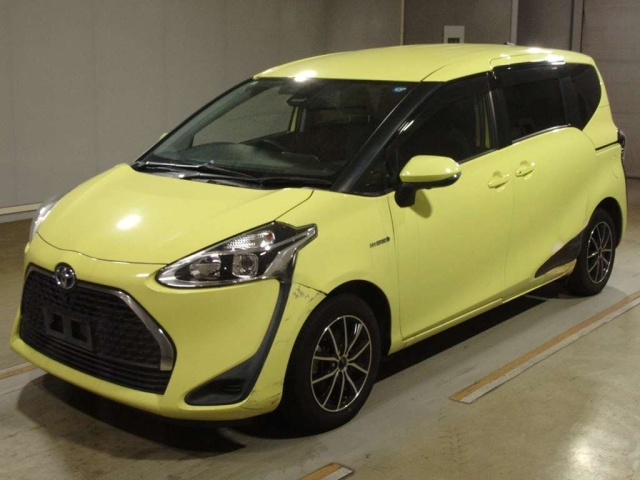 TOYOTA SIENTA — фото