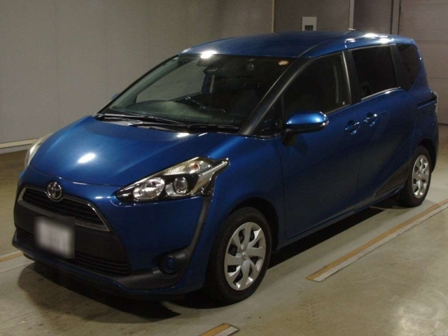 TOYOTA SIENTA — фото