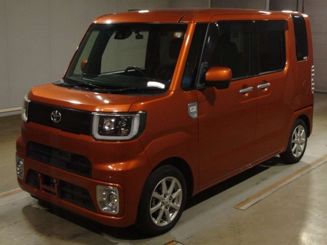 TOYOTA PIXIS — фото