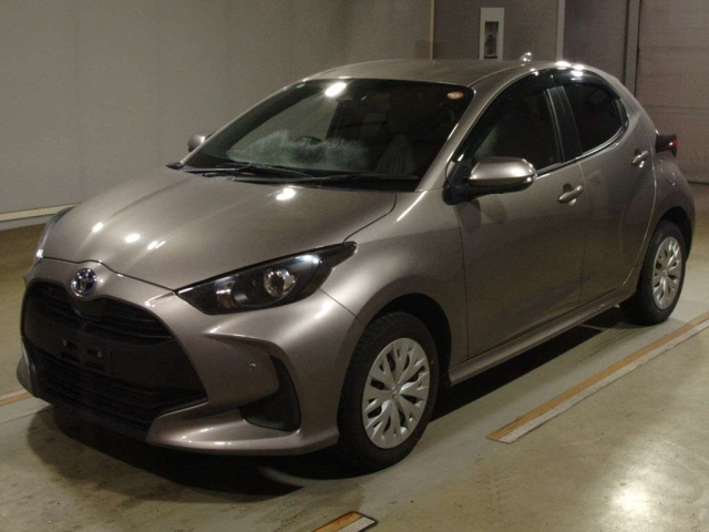TOYOTA YARIS — фото