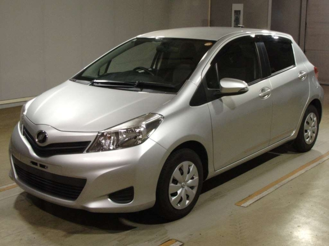 TOYOTA VITZ — фото