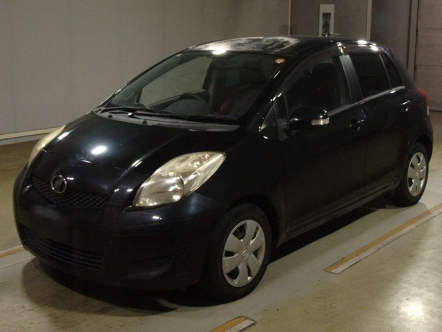 TOYOTA VITZ — фото