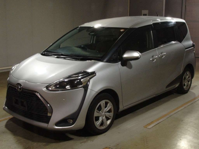 TOYOTA SIENTA — фото