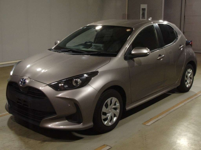 TOYOTA YARIS — фото
