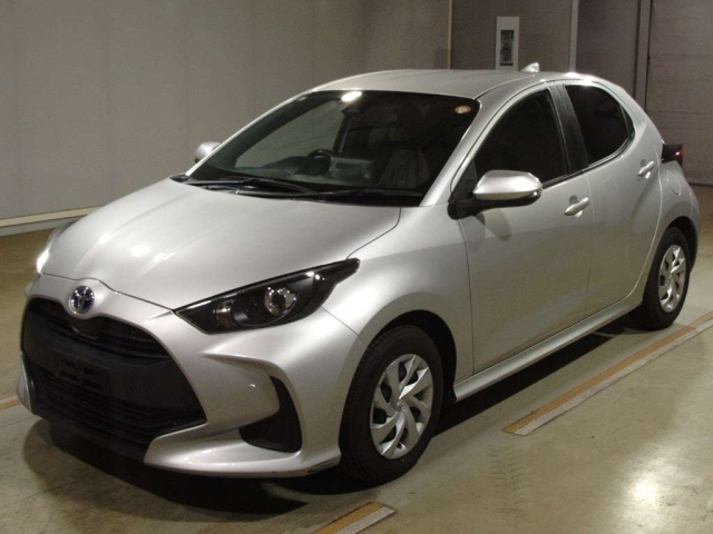 TOYOTA YARIS — фото