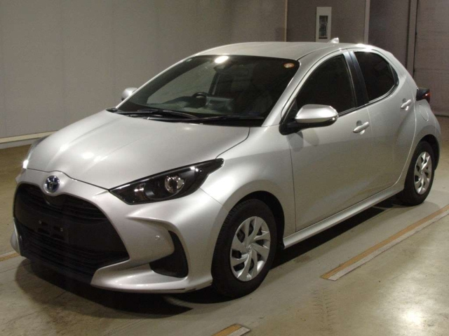 TOYOTA YARIS — фото