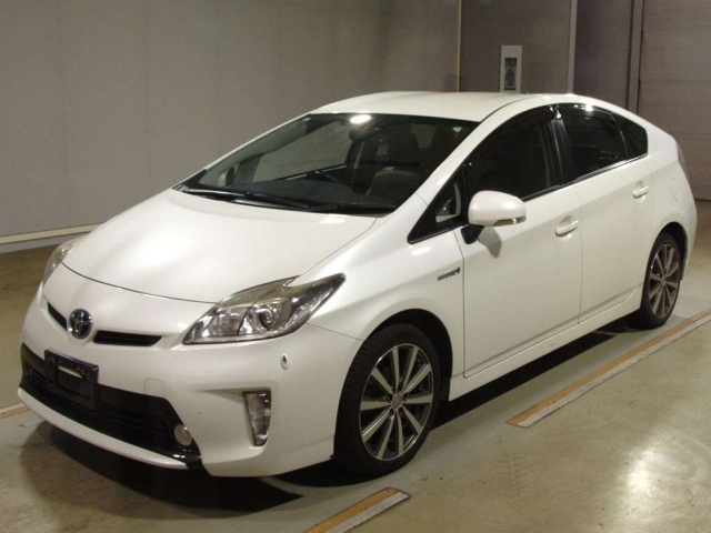 TOYOTA PRIUS — фото