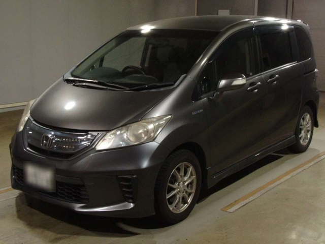 HONDA FREED — фото