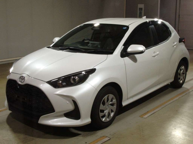 TOYOTA YARIS — фото