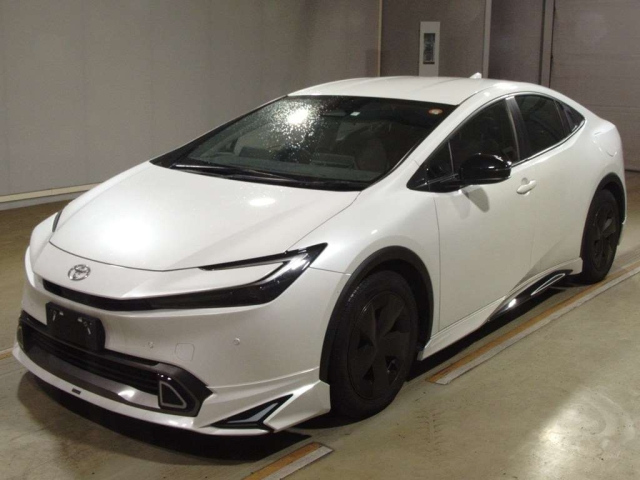 TOYOTA PRIUS — фото