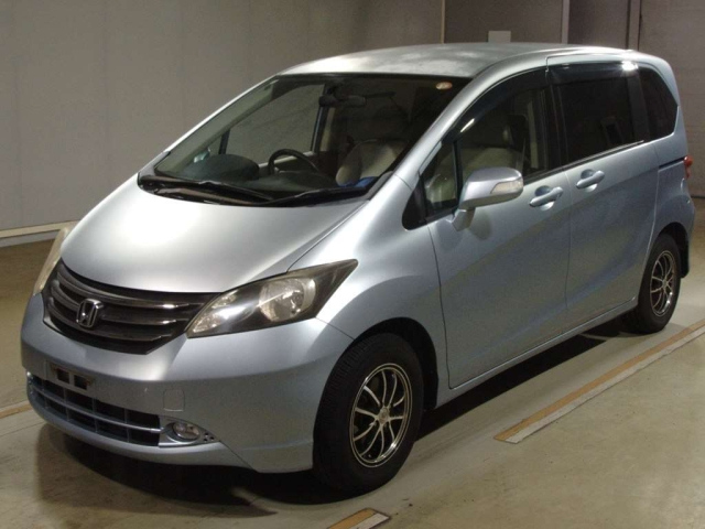HONDA FREED — фото