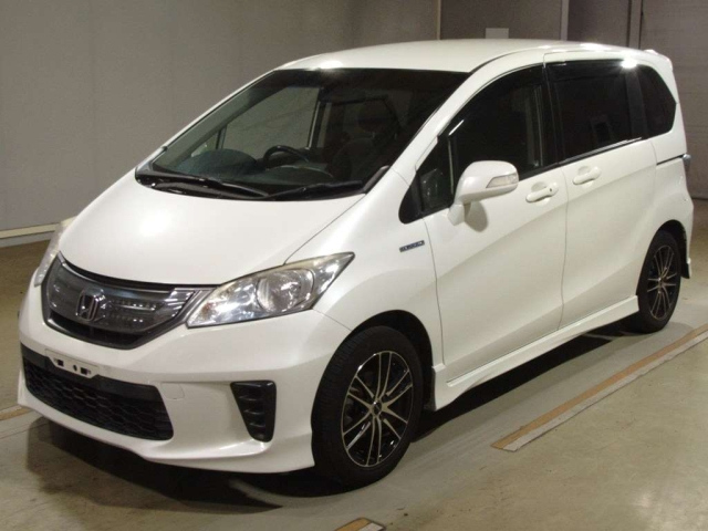 HONDA FREED — фото