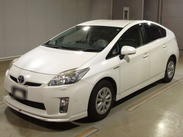TOYOTA PRIUS — фото