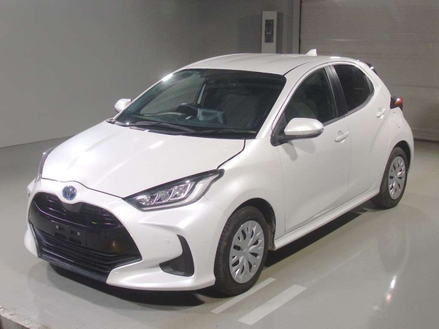 TOYOTA YARIS — фото
