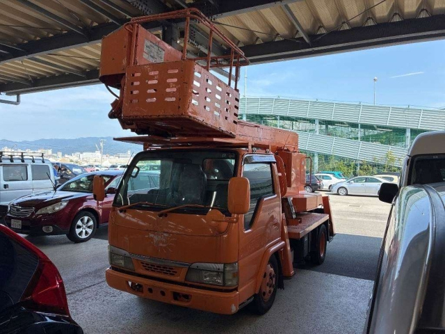 ISUZU ELF — фото