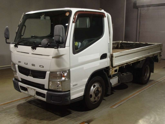 MITSUBISHI CANTER — фото