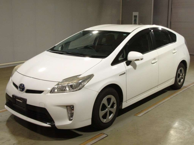 TOYOTA PRIUS — фото