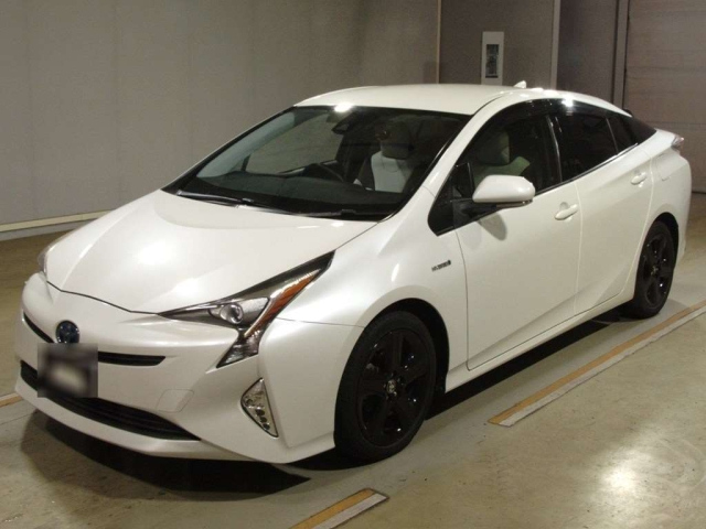 TOYOTA PRIUS — фото
