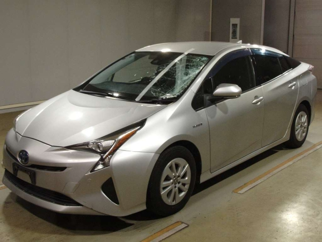 TOYOTA PRIUS — фото