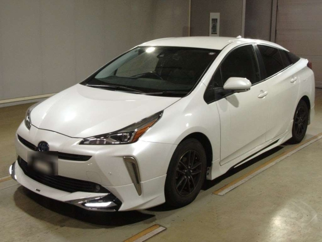 TOYOTA PRIUS — фото