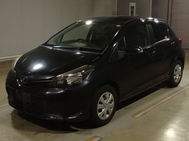 TOYOTA VITZ — фото