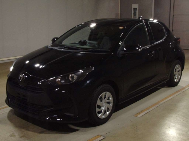 TOYOTA YARIS — фото