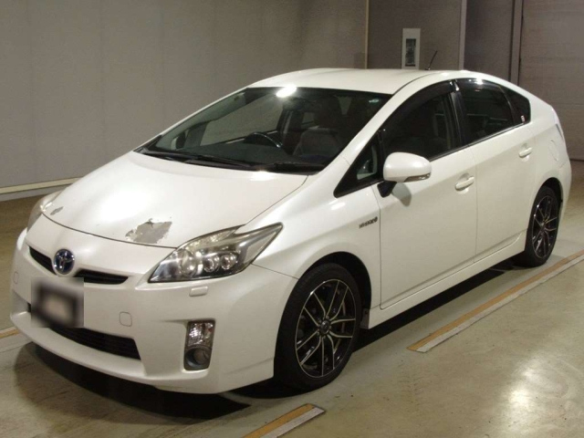 TOYOTA PRIUS — фото