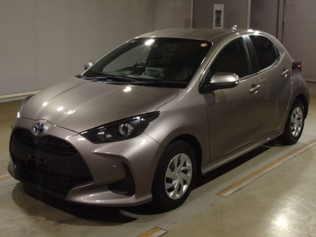 TOYOTA YARIS — фото