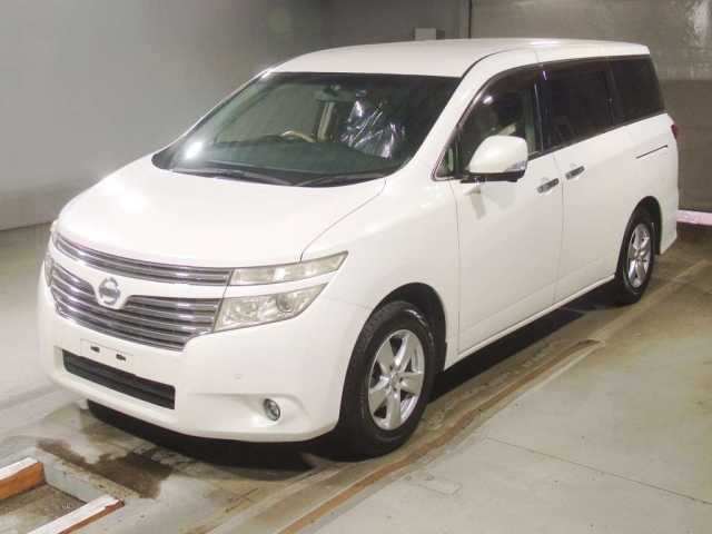 NISSAN ELGRAND — фото