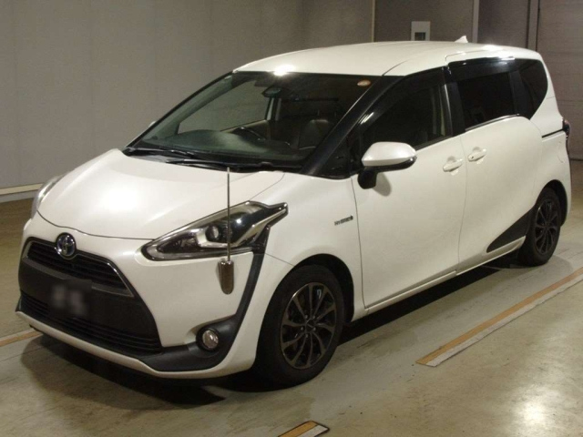 TOYOTA SIENTA — фото